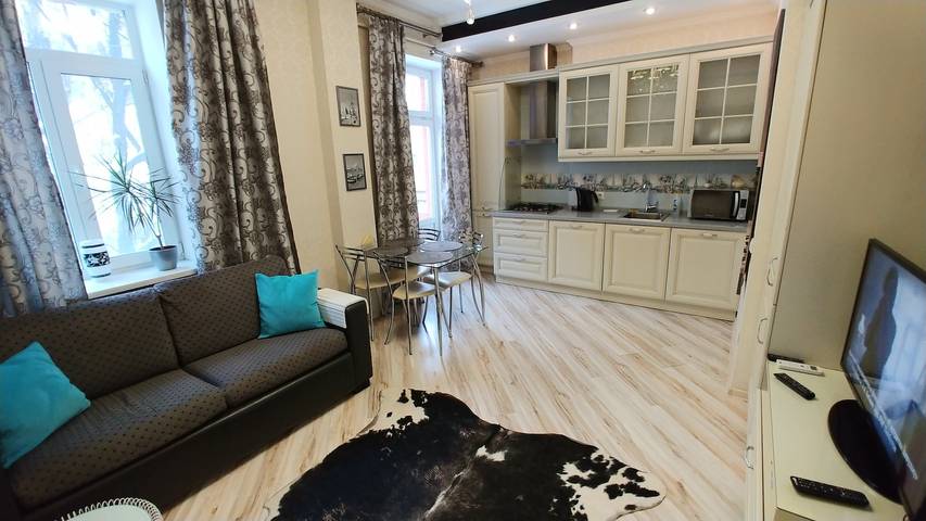 Ferienwohnung für 5 Personen, mit Balkon in Kiew