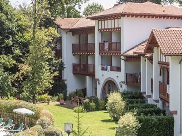 Gîte pour 5 personnes, avec balcon et piscine, animaux acceptés à Uhart-Cize