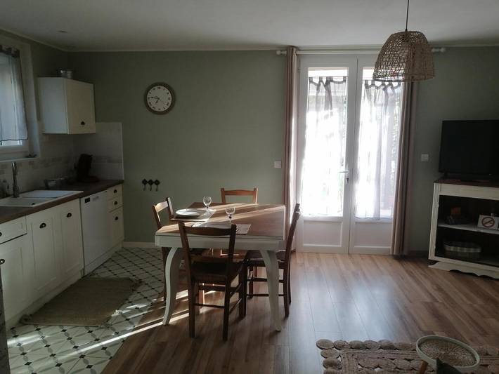Gîte pour 2 personnes, avec piscine et jardin à Valros - 4