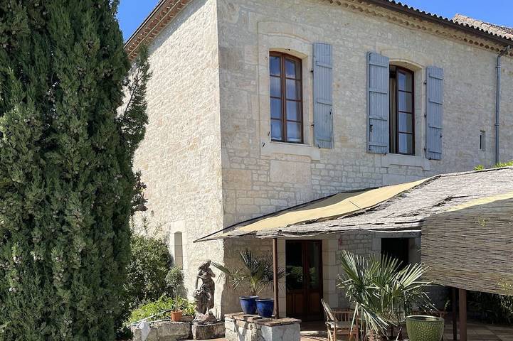 Location de vacances pour 9 personnes, animaux acceptés à Sérignac