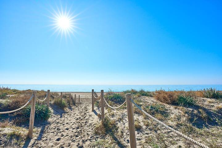 Ganze Wohnung, Ferienwohnung 'Db01 Duna Beach Casa Zen' mit Gemeinschaftspool, Wi-Fi und Klimaanlage in Torrox Costa, Torrox