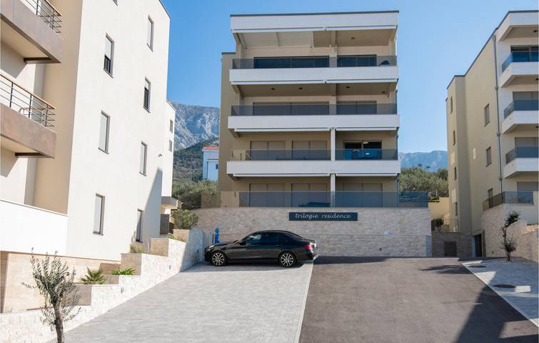 Ferienwohnung für 4 Personen, mit Terrasse und Garten in Tucepi - 2