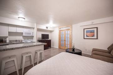 Vacation Apartment for 11 Guests in Paradise (Las Vegas), Nevada, Picture 3