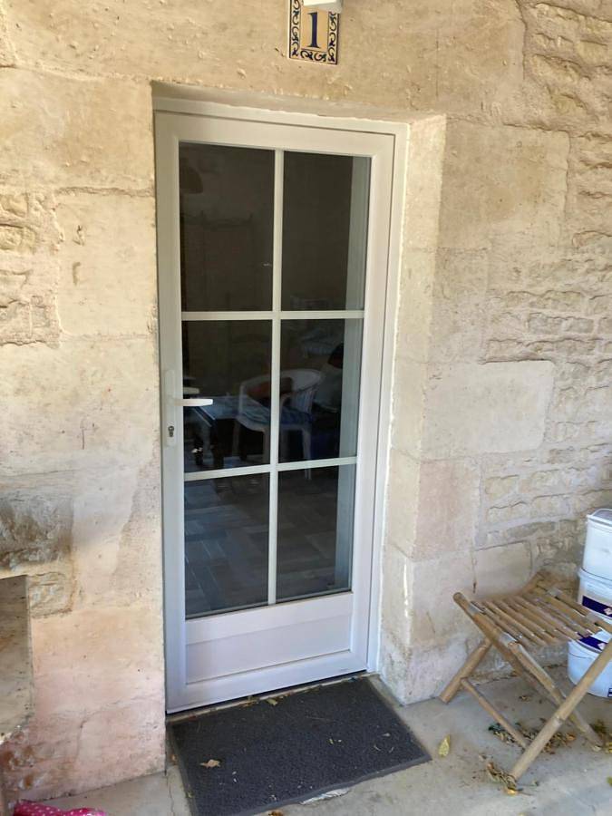 Appartement de vacances entier, Chambre améliorée dans petite maisonnette, Au moulin du bonheur in Le Bourdet, Région de Niort
