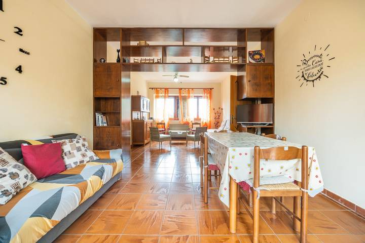 Location de vacances pour 8 personnes, avec jardin à Sant'Anna Arresi
