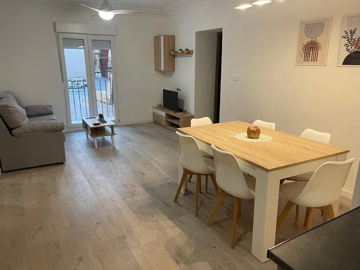 Apartamento de vacaciones para 6 personas, con vistas y balcón - 1