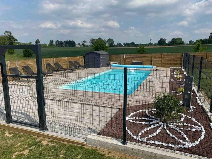 Location de vacances pour 9 personnes, avec sauna et piscine ainsi que jacuzzi et jardin, adapté aux familles à Isigny-le-Buat - 3