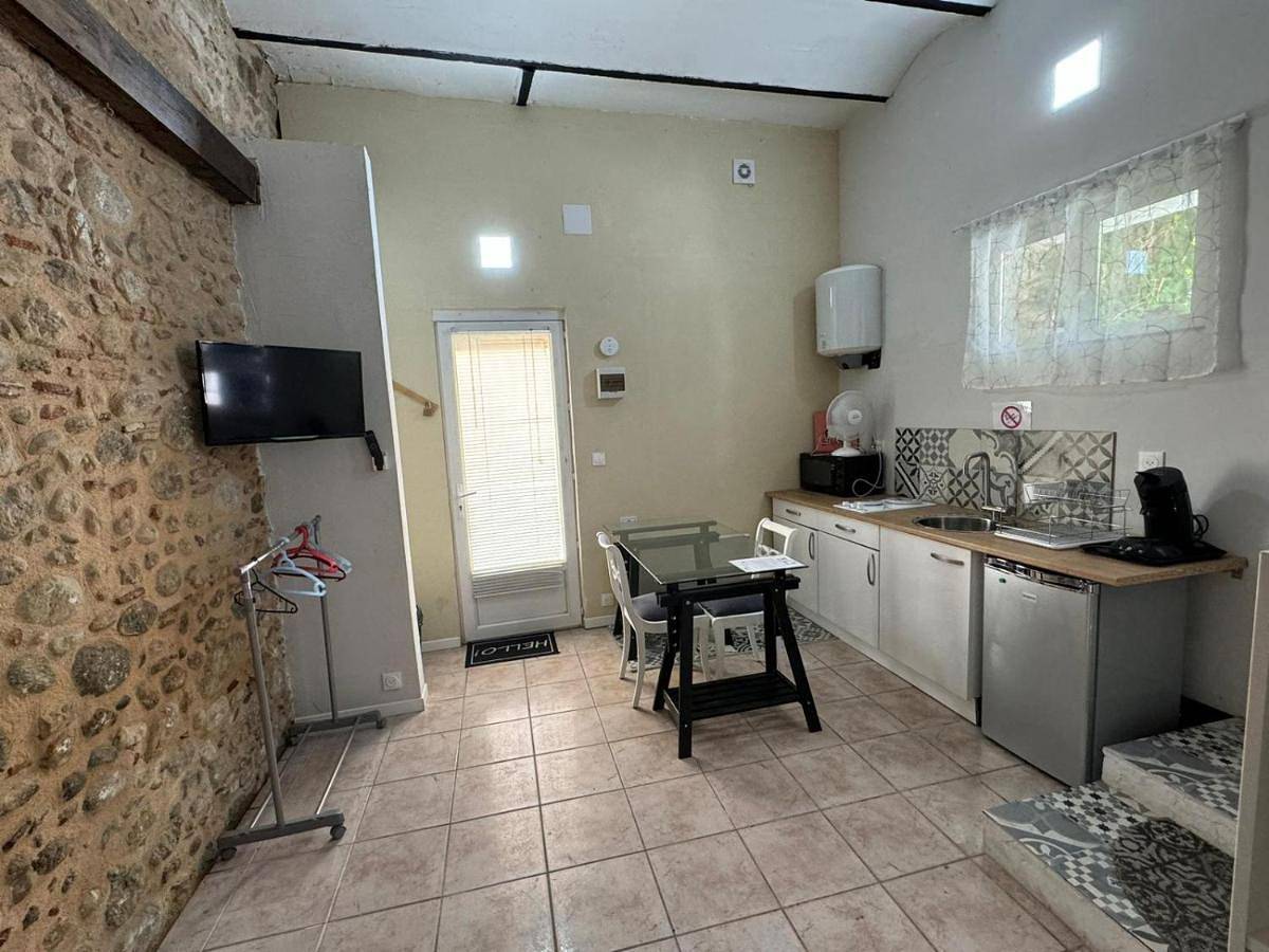 Appartement entier, Studio centre ville du Boulou pour 2 personnes- check in 18h 20h check out 11h max juillet-aout 1 semaine minimum in Le Boulou, Région de Céret