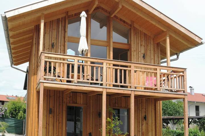 Ferienhaus für 6 Personen, mit Sauna und Balkon sowie Garten in Neubeuern