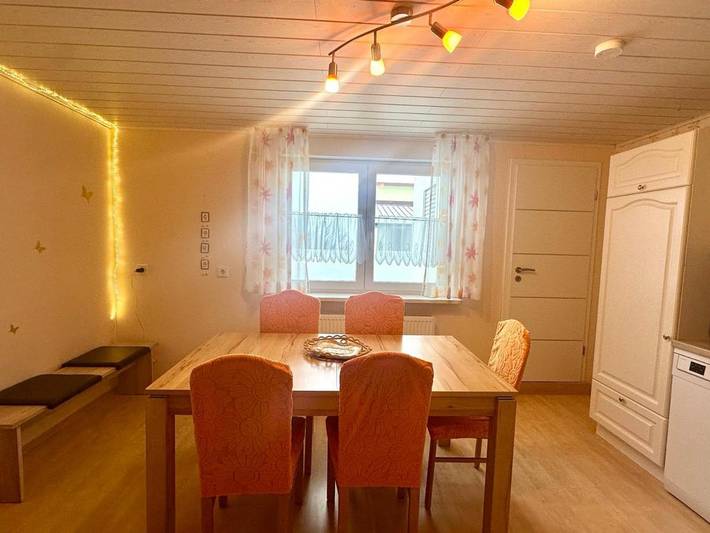 Ferienwohnung für 8 Personen, mit Garten und Ausblick in Battenberg - 2