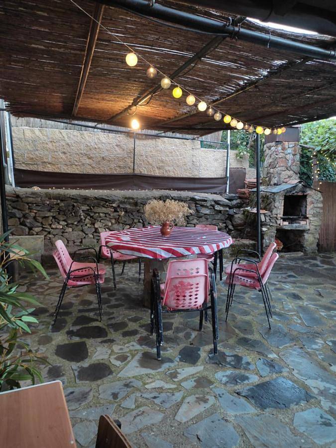 Casa rural para 13 personas, con Balcón y Terraza además de Jardín y Vistas en Molinillo - 2