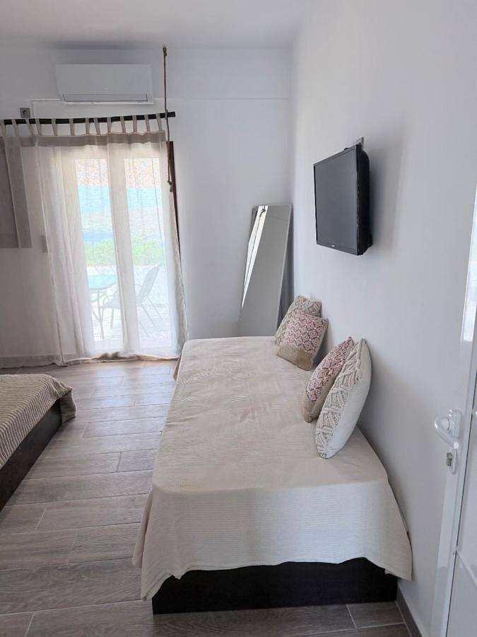 Gîte pour 5 personnes, avec Balcon ainsi que Terrasse et Vue dans Κανάλα - 4