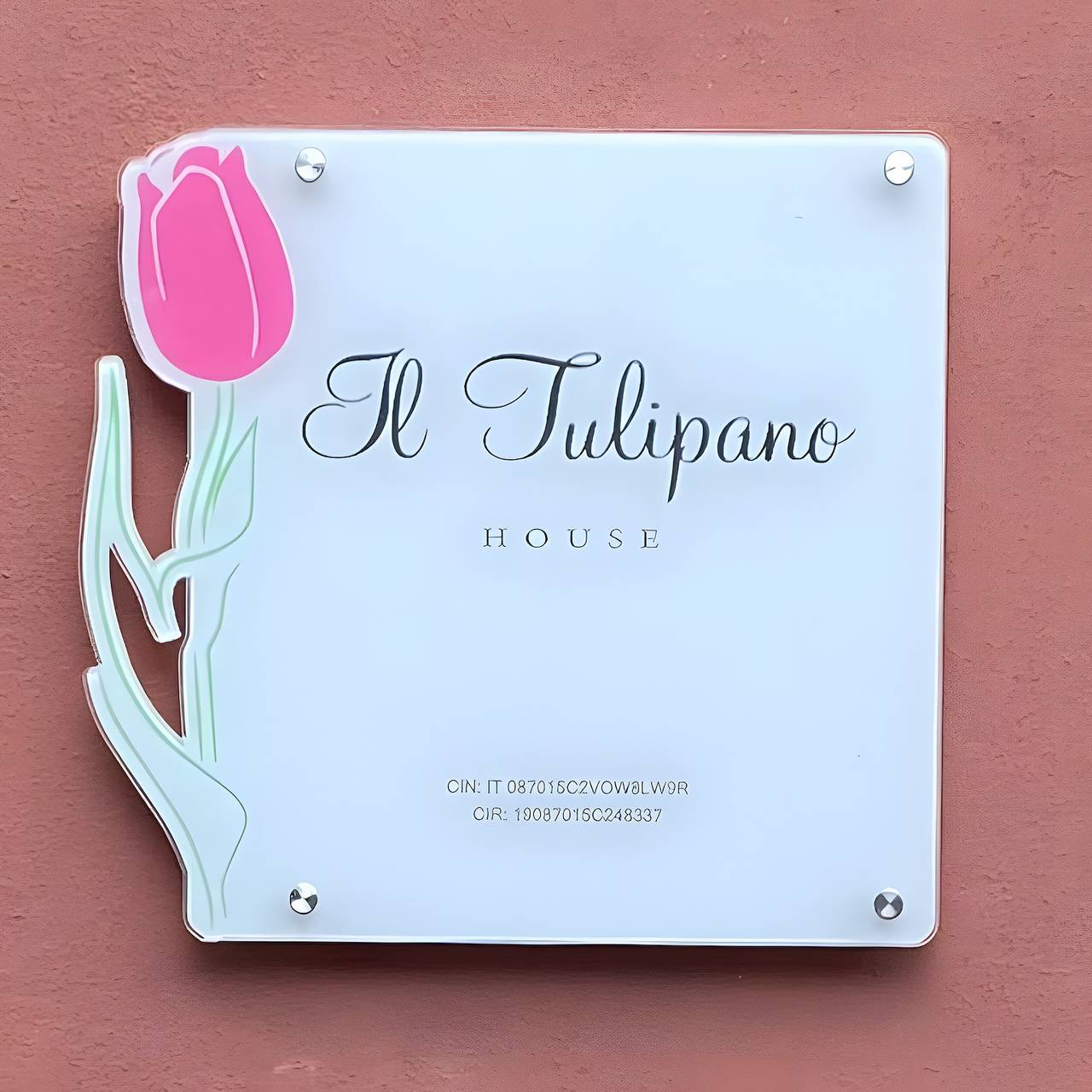 Appartement entier, Appartement 'Il Tulipano House 2' avec terrasse privée, Wi-Fi et climatisation in Catane, Province de Catania