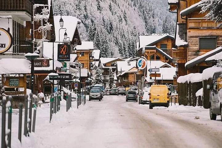 Chalet pour 8 personnes, avec balcon ainsi que jacuzzi et sauna