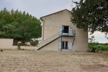 Chambre d’hôte pour 3 personnes, avec piscine et jardin à Sarrians