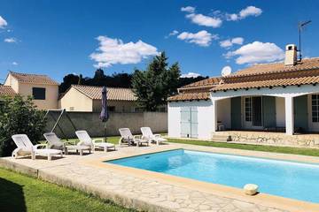Cottage pour 9 personnes, avec jardin et terrasse à Bellegarde