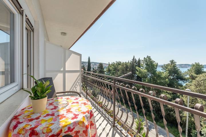 Apartamento entero, Apartamento de vacaciones para 2 personas con balcón/terraza in Trogir, Čiovo
