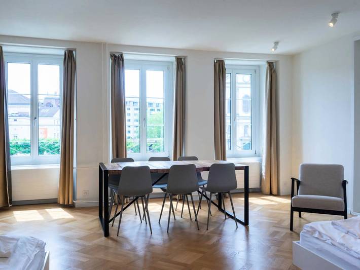 Ganze Wohnung, 2 Zimmer 6 Personen in Luzern Zustellkreis, Luzern
