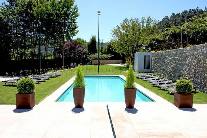 Casa de férias para 16 pessoas, com Varanda e Jacuzzi e ainda Terraço and Jardim em Penafiel