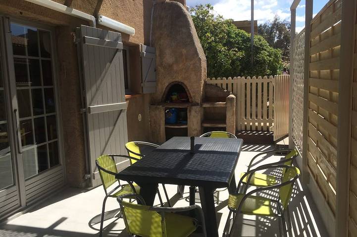 Gîte pour 5 personnes, avec terrasse à Appietto