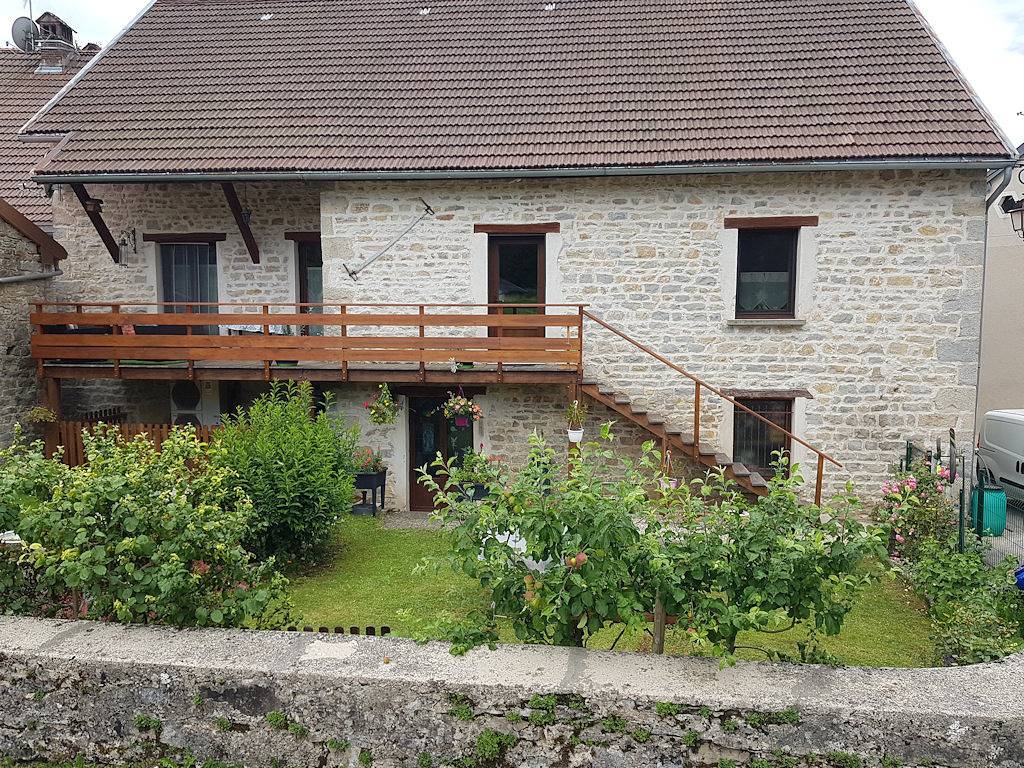 Appartement entier, Gîte 4 places avec vue sur la montagne in Les Planches-en-Montagne, Parc naturel régional du Haut-Jura