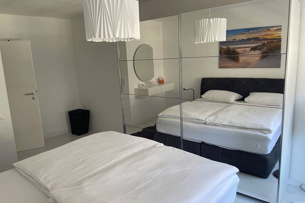 Ganze Wohnung, Zentrales Apartment mit Xxl Tv/Wlan,Vollküche & Kamin in Wuppertal, Bergisches Land