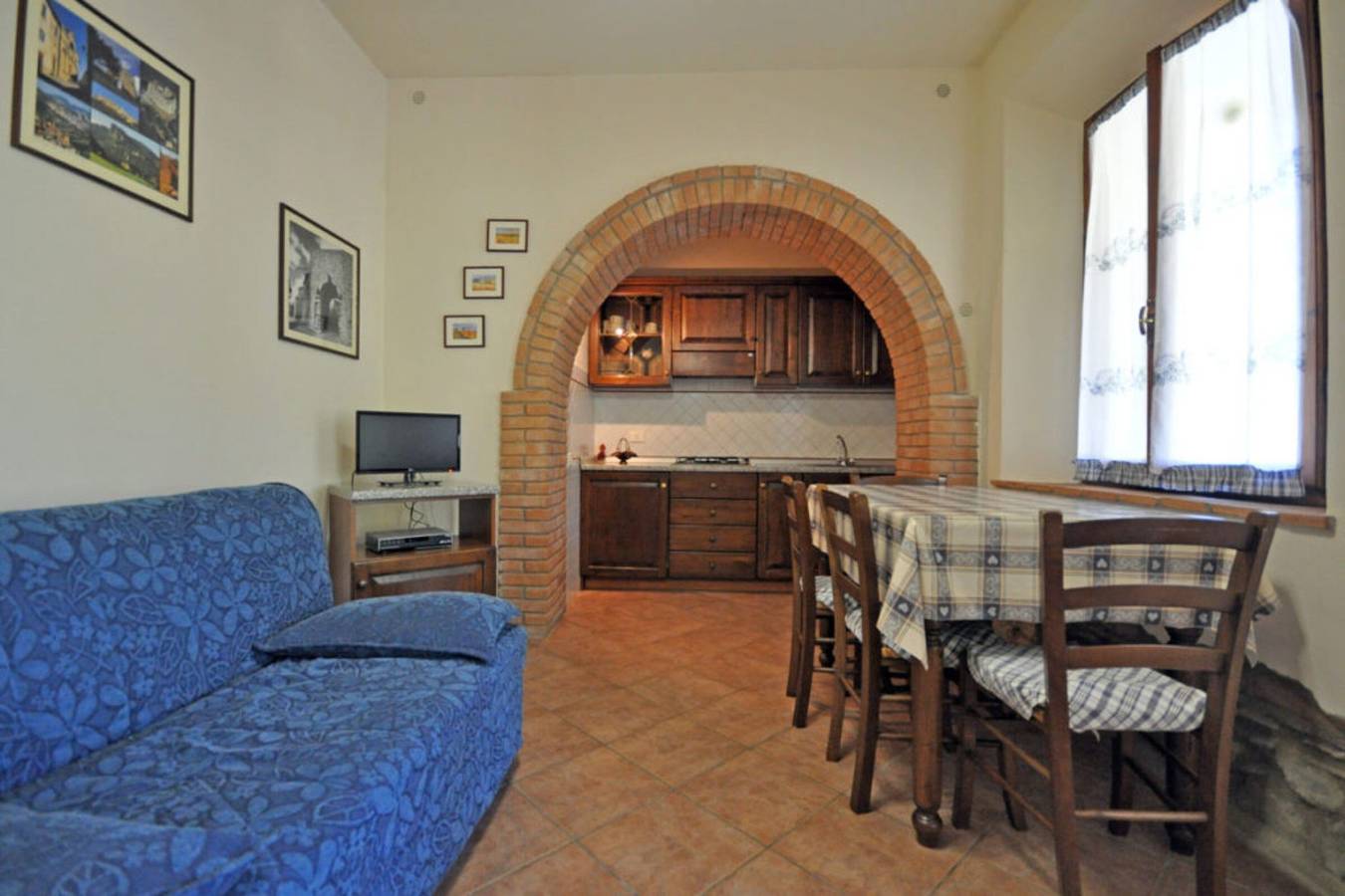 Appartement entier, Appartement '3' avec piscine partagée, jardin partagé et Wi-Fi in Montecatini Val di Cecina, Côte des Étrusques