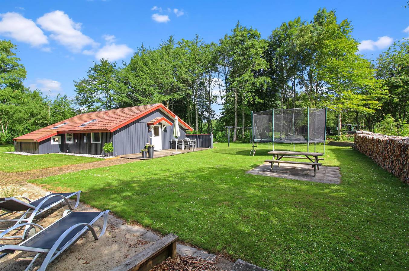 Nice home in Oksbøl w/ Wifi and 2 Bedrooms in Jegum, Varde