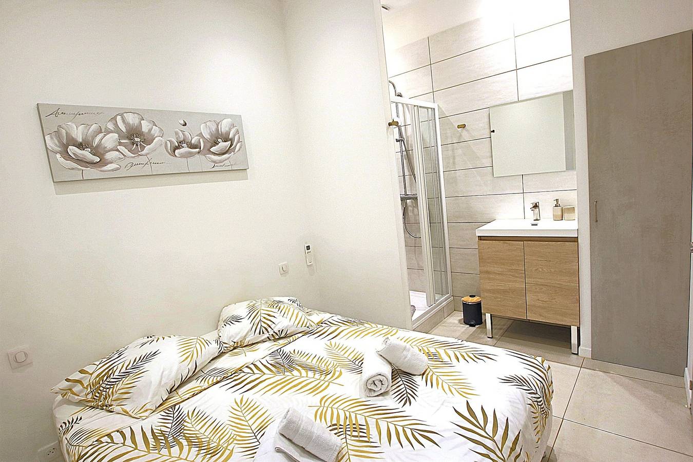 Entire apartment, Cannes City center - Brand New 1 bedroom - Walk to palais in Cannes, Mediterranean Coast (France)