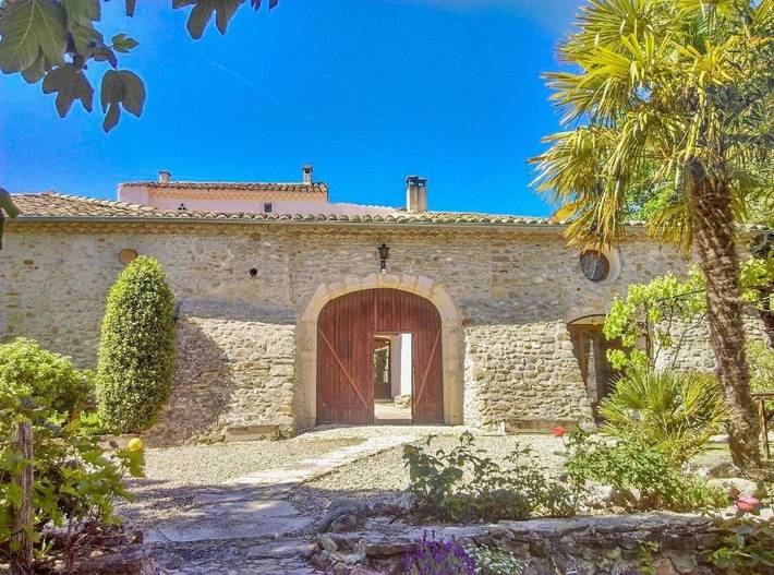 Maison d’hôte pour 2 personnes, avec Terrasse et Jacuzzi ainsi que Jardin et Piscine à Pont-de-Barret