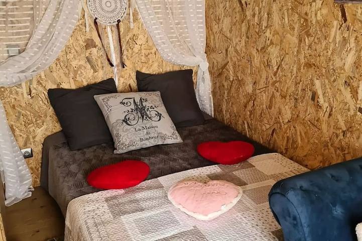 Gîte pour 2 personnes, avec terrasse, animaux acceptés à Les Grandes-Ventes - 2