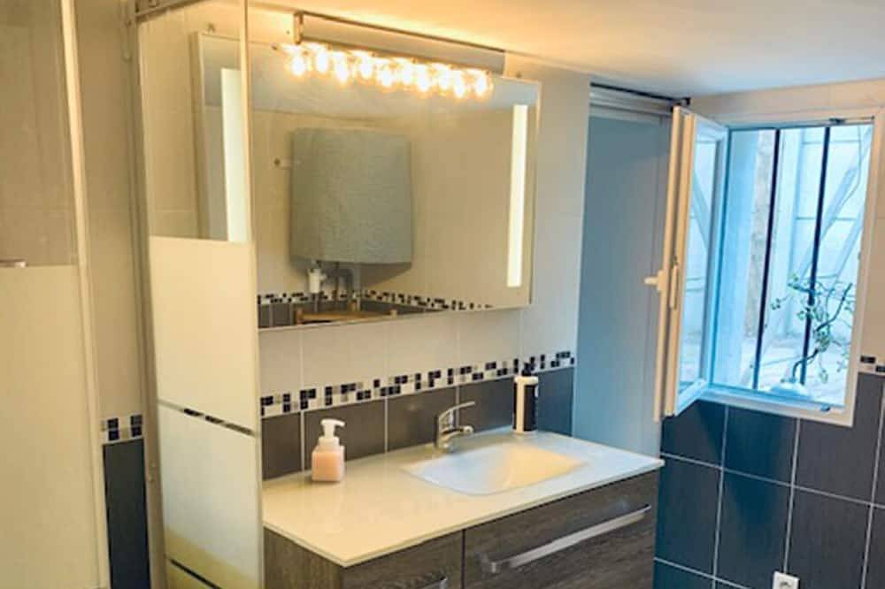 Appartement entier, Appartement proche de Paris, Disneyland et de la Vallée Village. in Villiers-sur-Marne, Val-de-Marne