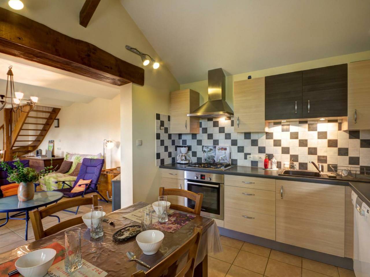Gemütliches Ferienhaus mit Ofen, Terrasse und privatem Garten in Saint-Forgeux-Lespinasse in Saint-Forgeux-Lespinasse, Roanne und Umgebung