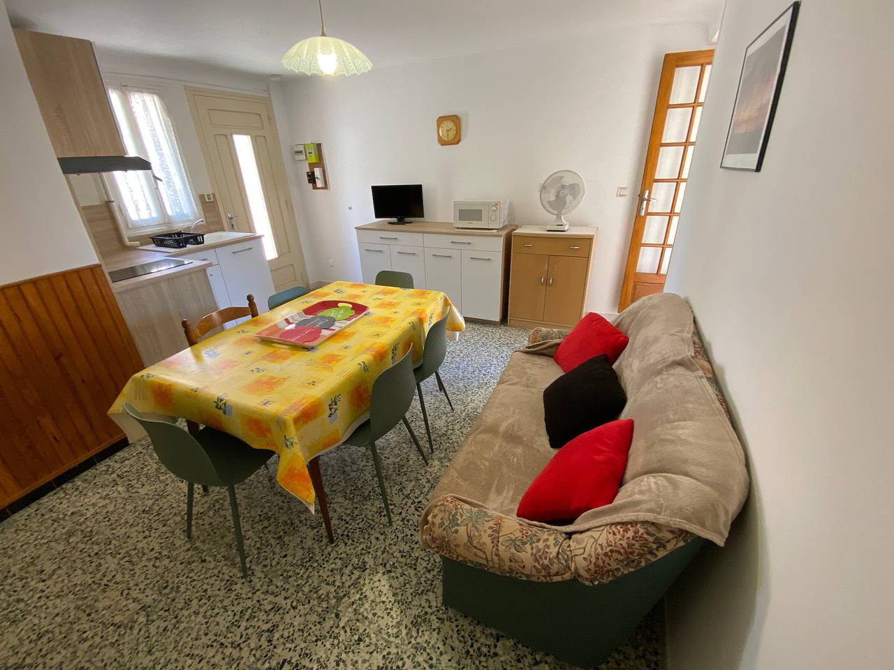 Maison 2 chambres à Saint-André, proche plages et Espagne, terrasse spacieuse, ménage inclus in Côte Vermeille, Saint-André