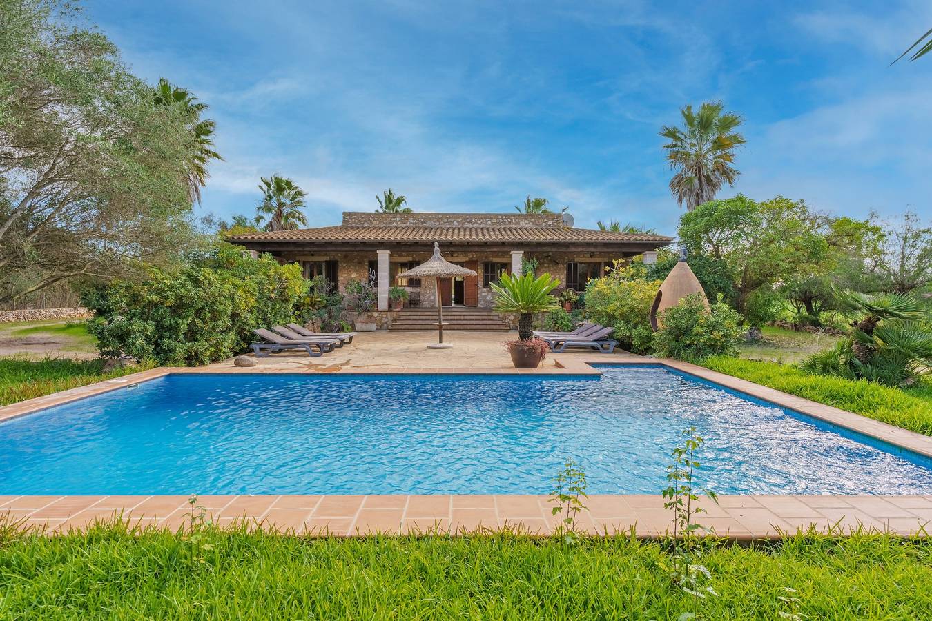 Bonita casa Son Barbudet con vistas a la montaña, Wi-Fi, jardín, terrazas y piscina; aparcamiento disponible in Campos, Mallorca Sur