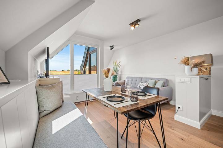 Ganze Wohnung, Traumloft Wenningstedt – Design, Ruhe & Licht über den Dächern in Wenningstedt, Sylt