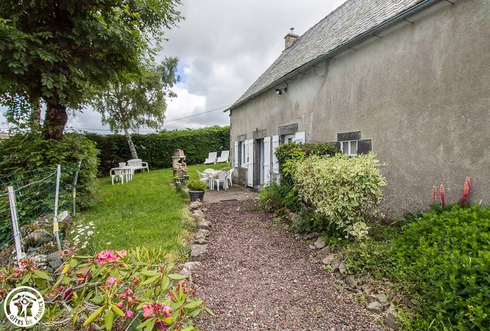 Gîte pour 4 personnes, avec jardin à Saint-Sauves-d'Auvergne