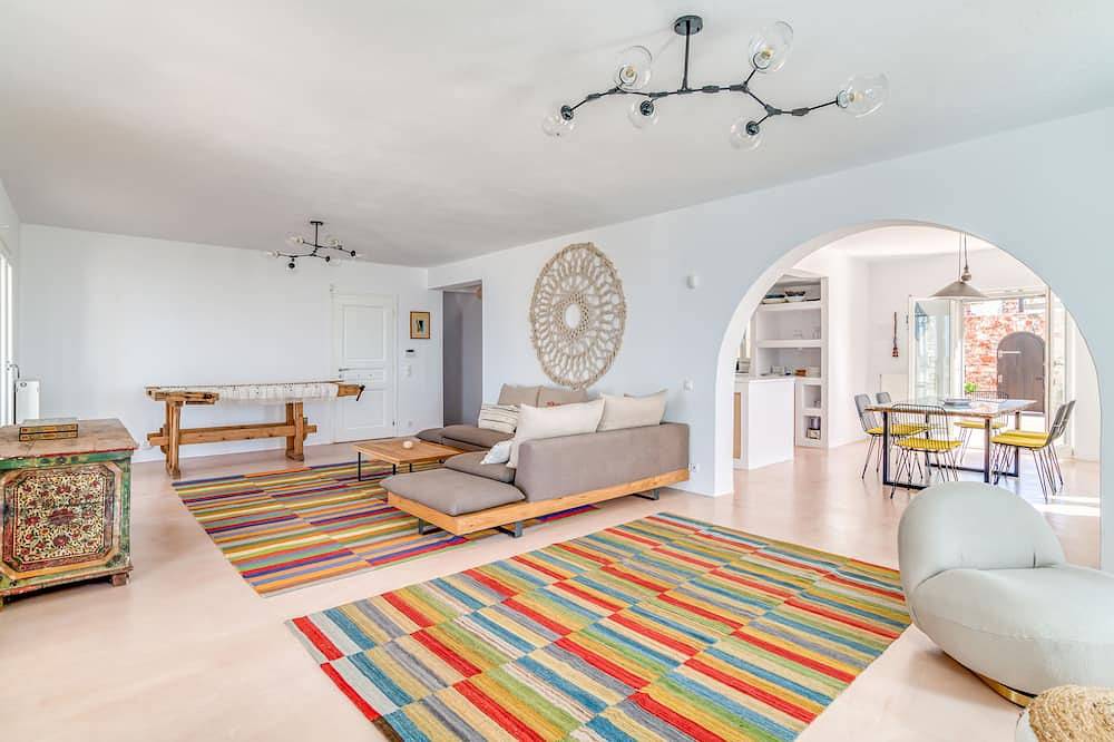 Fantastic waterfront villa on the Greek island of Paros in Parasporos, Paros