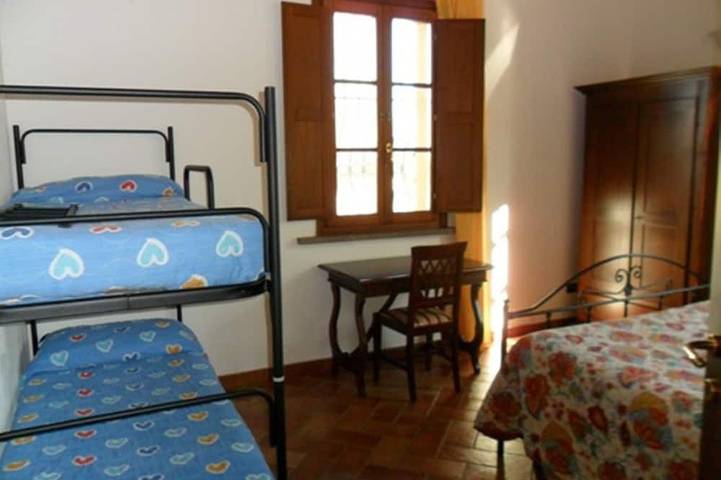 Appartamento per 6 persone, con piscina e giardino in Cascina