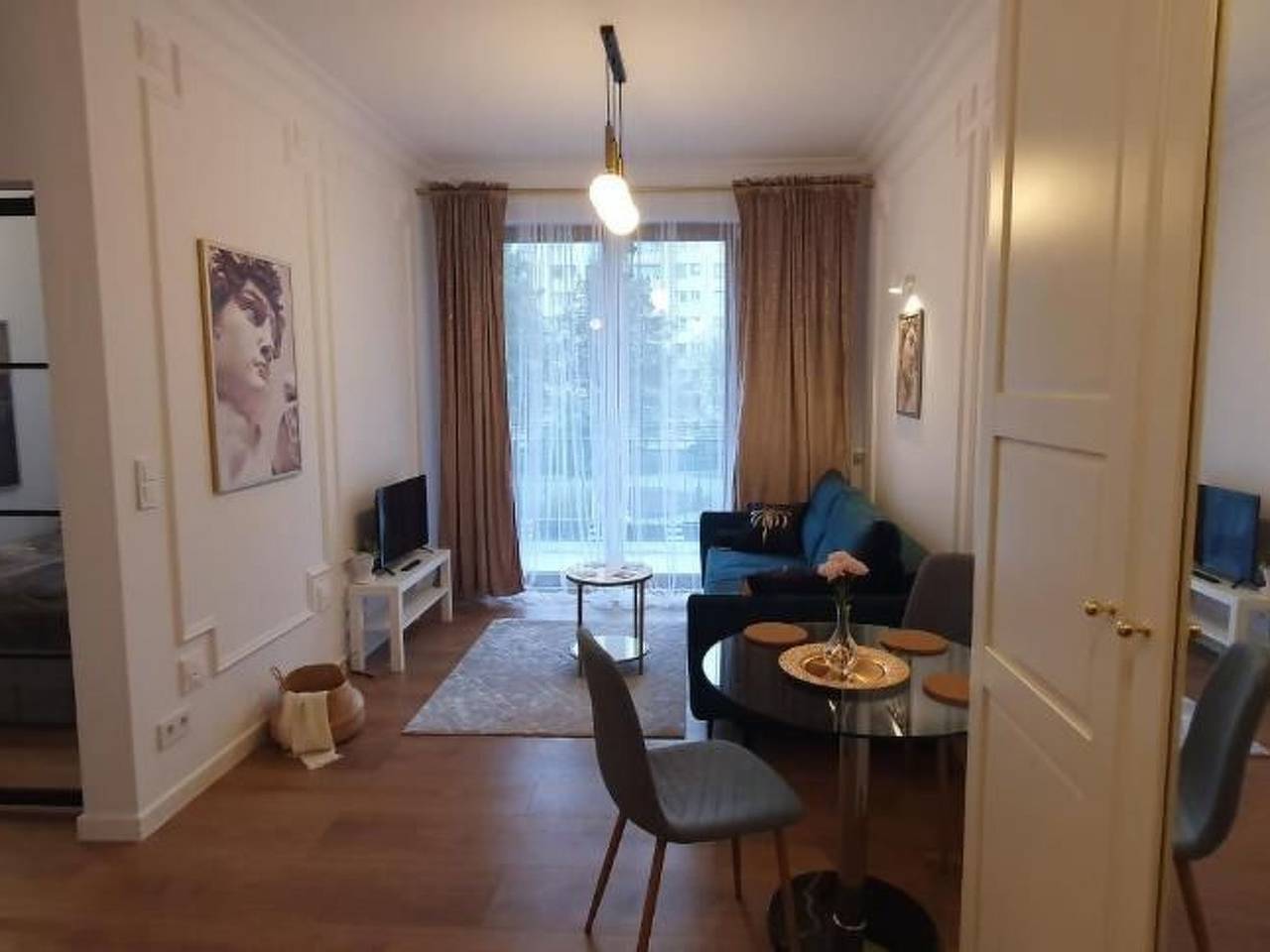 Entire apartment, Besserer Platz: Klassisches Warschau in Warsaw, Masovia