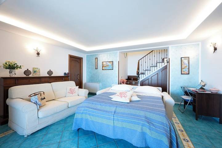 Villa Nenno con jardín-solarium y hermosa vista al mar y la costa in Tovere, Conca dei Marini