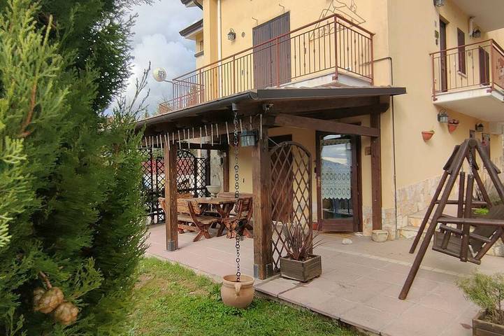 Gîte pour 5 personnes, avec Terrasse à Pescasseroli