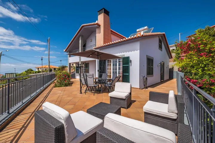 Ferienhaus für 8 Personen, mit Ausblick und Garten - 1