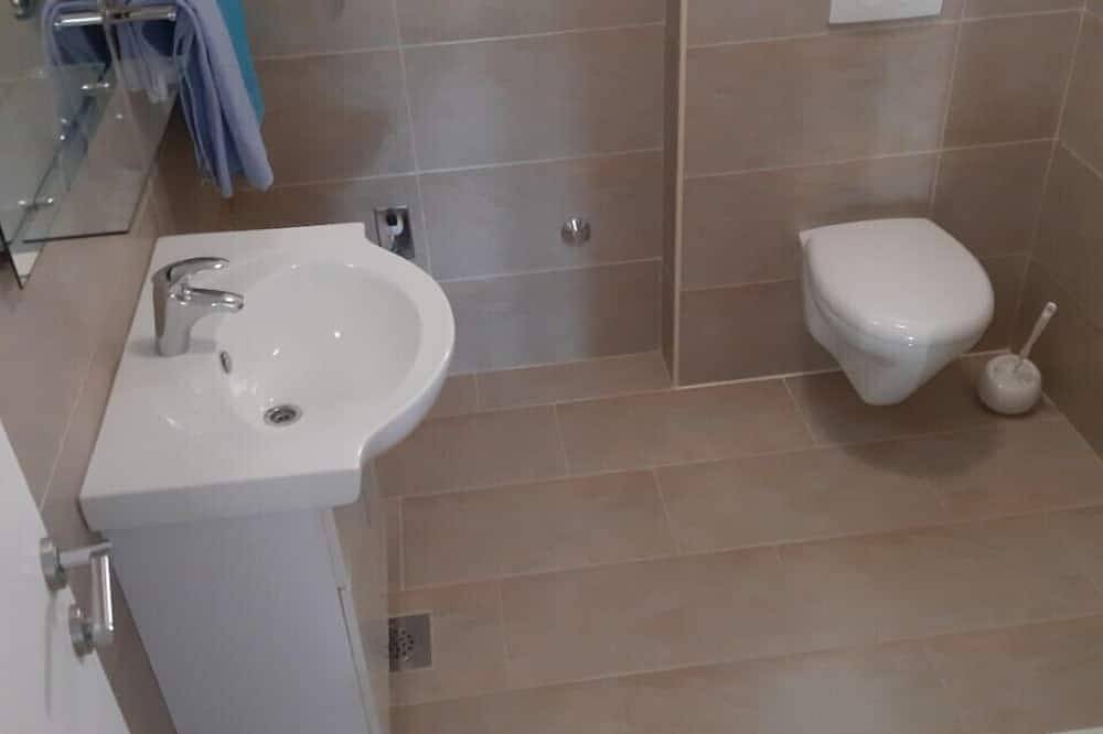 Ganze Wohnung, Sehr schöne Lage , 80 m bis zu Strand, Kinderfreundlich in Novalja, Pag