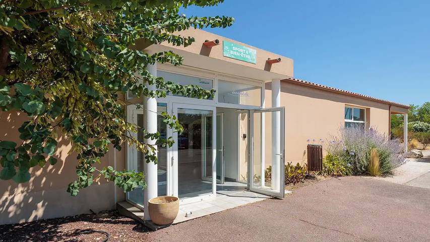 Location de vacances pour 7 personnes, avec piscine, animaux acceptés à Aubignan