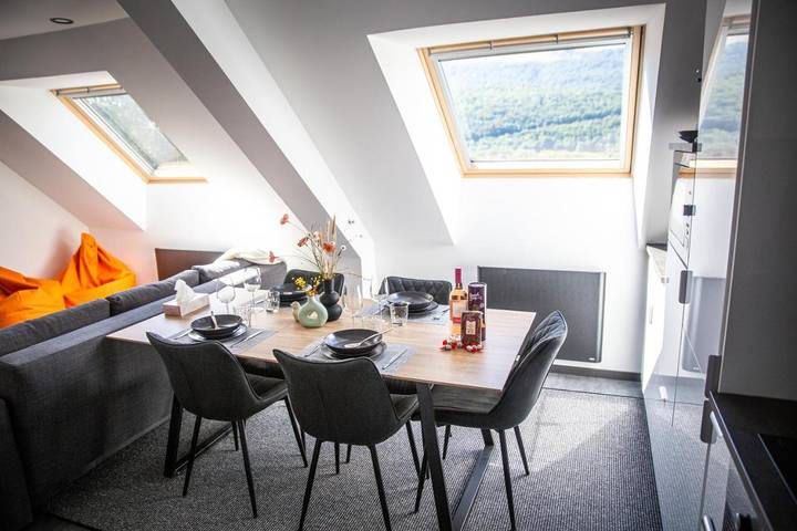 Gîte pour 7 personnes, avec vue ainsi que jardin et vue sur le lac dans Grand lac de Laffrey - 4