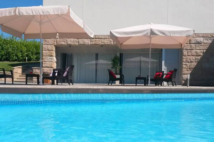 Gîte pour 3 personnes, avec terrasse et piscine dans Santo Tirso