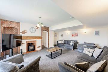 Holiday Rental for 9 People in Lowlands, Galloway Forest Park, Photo 2