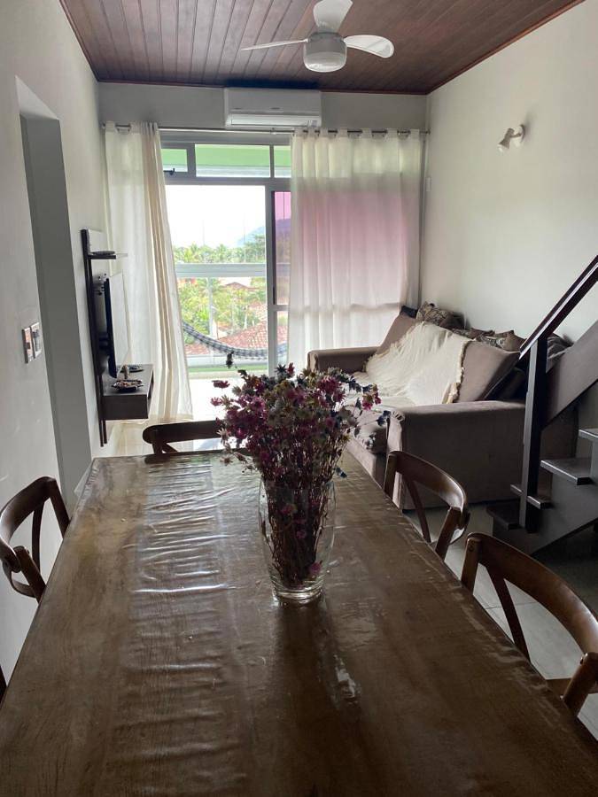 Casas e apartamentos de temporada para 8 pessoas, com vista e terraço em Praia Domingas Dias