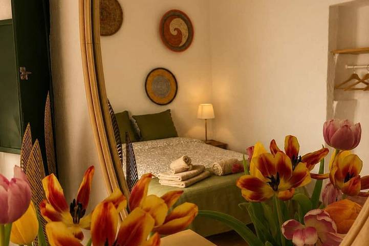 Encanto Guesthouse Room 2, Buganvilla in Canillas de Aceituno, Málaga Province